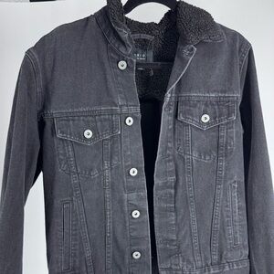 Triot Sherpa lined collar black denim jean jacket. Small
